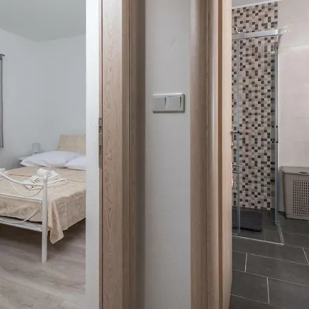 Matea Апартаменты Трогир